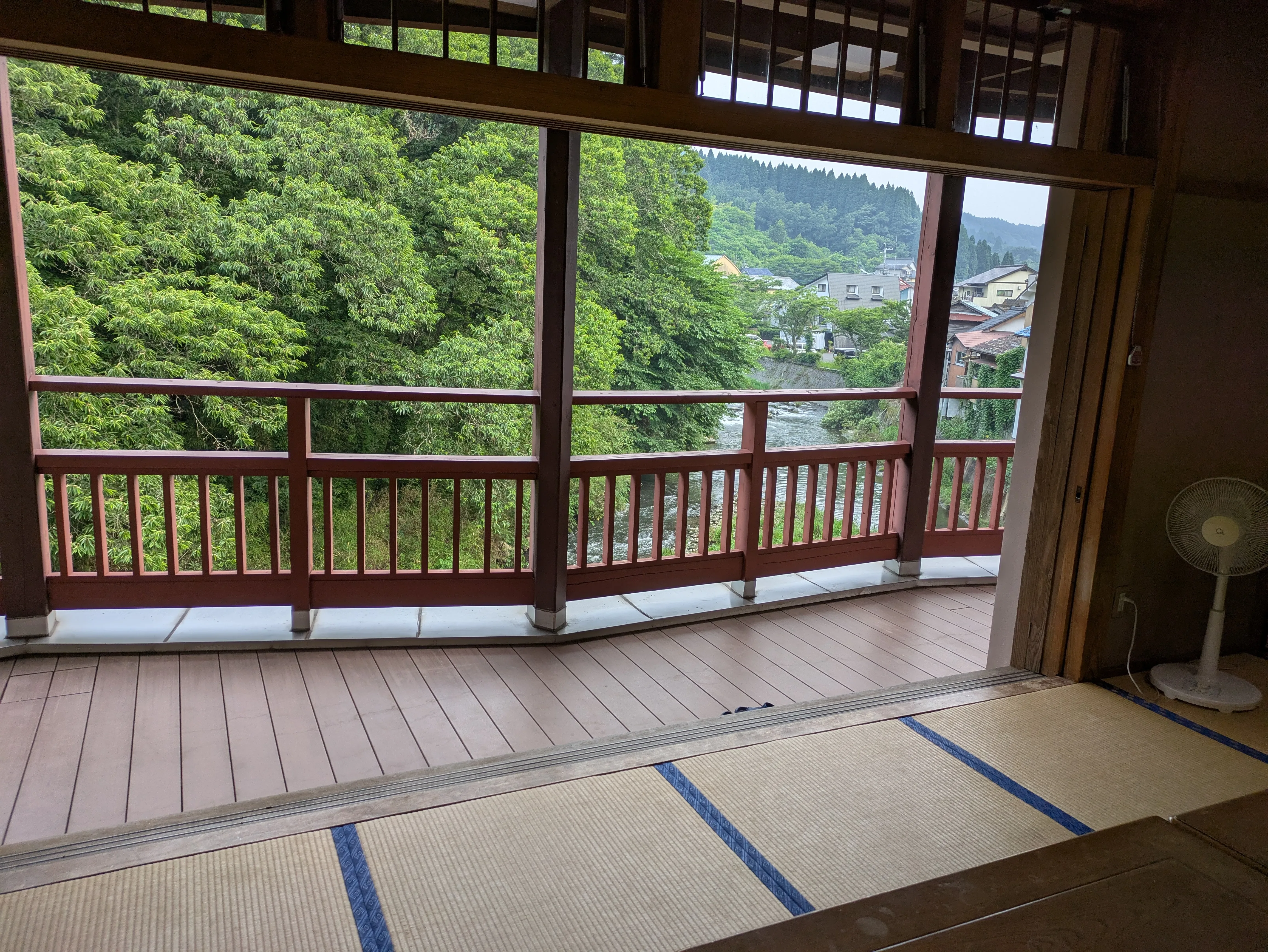 長湯温泉の川のせせらぎ